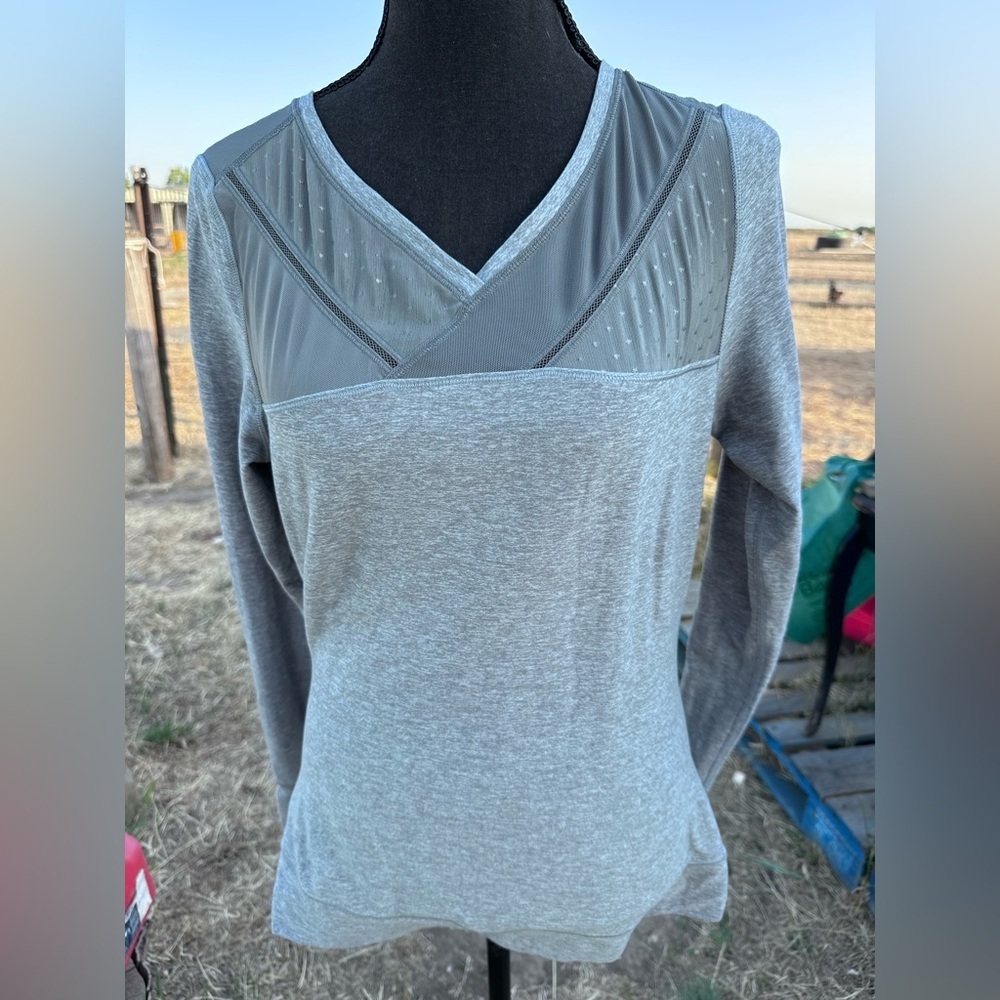 Lululemon Athletica Women’s Gray V-Neck Women's Top